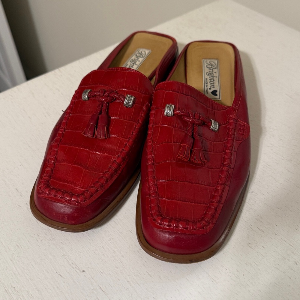 Vintage Brighton Women’s (Julie) Red Crocodile Embossed Leather Mules / Size 8.5 - Picture 1 of 9